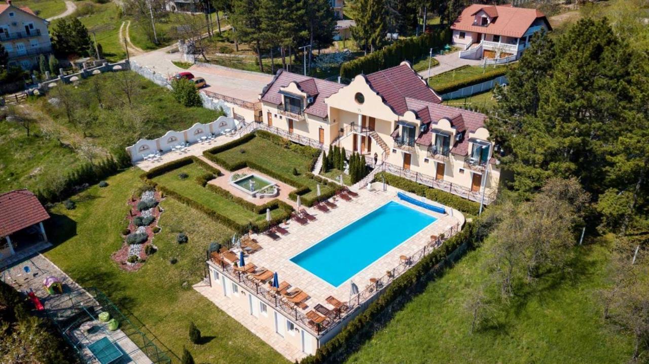 Suncani Breg Apartments Vrdnik Buitenkant foto